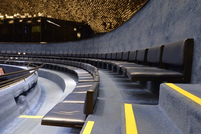 Com 110 lugares, é o espaço reservado para a população assistir as sessões plenárias no Plenário do Senado Federal.