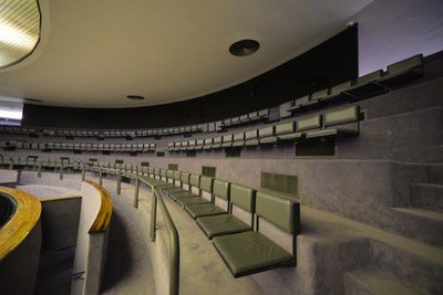 Com 400 lugares, é o espaço reservado para a população assistir as sessões plenárias no Plenário Ulysses Guimarães.